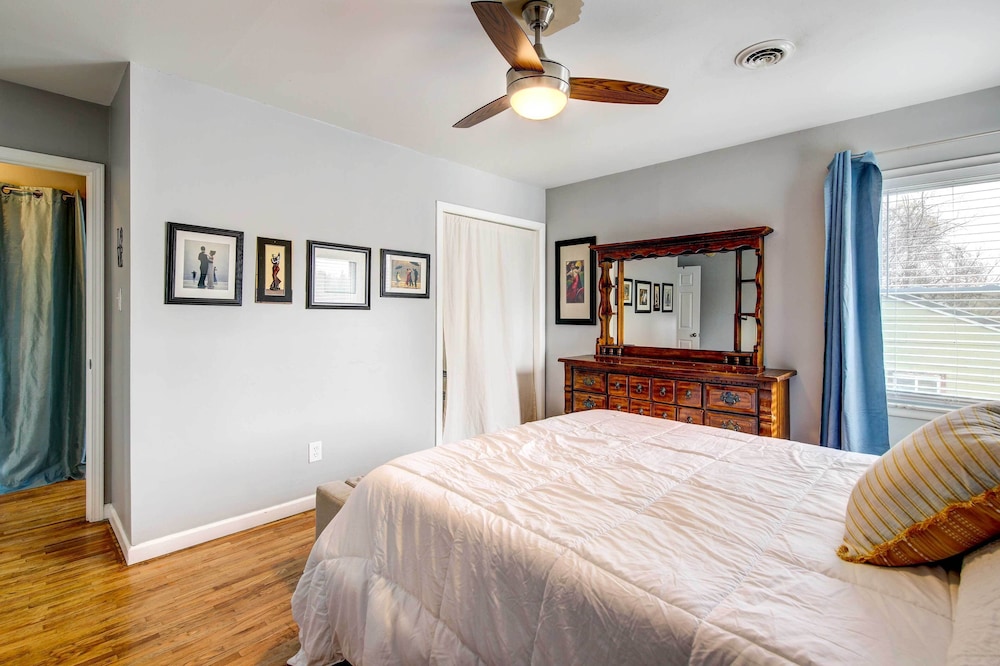 Knoxville Vacation Rental: 7 Mi to Downtown view 2