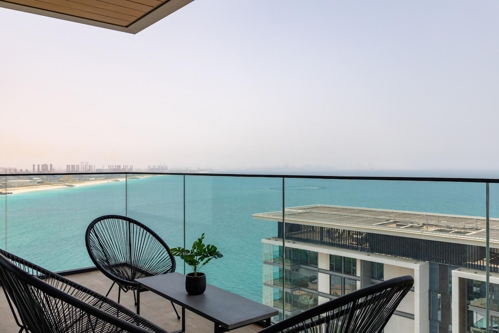 Stunning Sea Views on Dubai s New Luxury Island