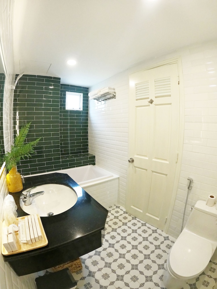 Neuss Vacations - Select MS Serenity - Neuss - Property Image 3