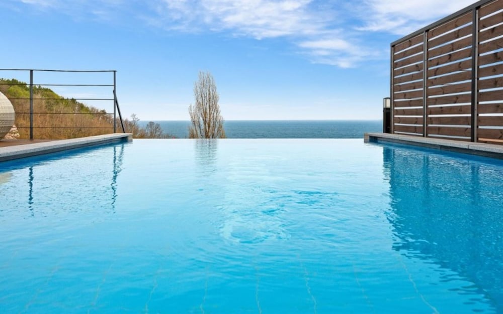 Uljin Beatrice Pool Villa
