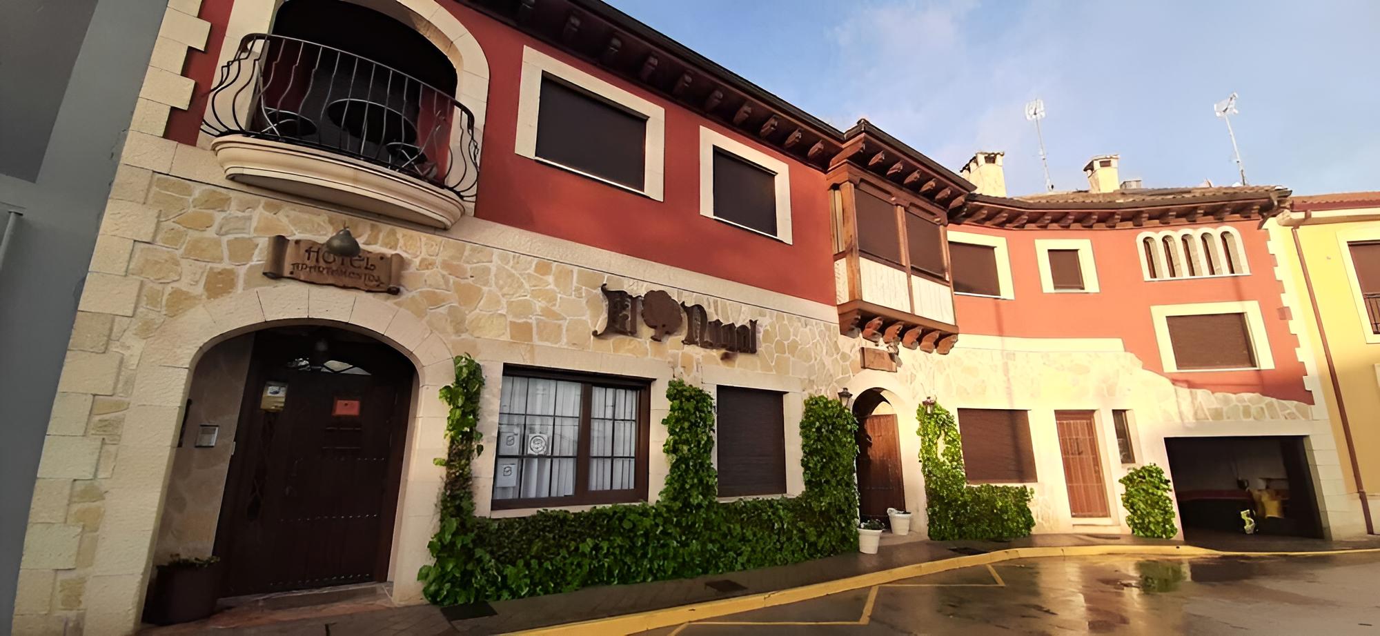 Apartamentos Turísticos El Nogal