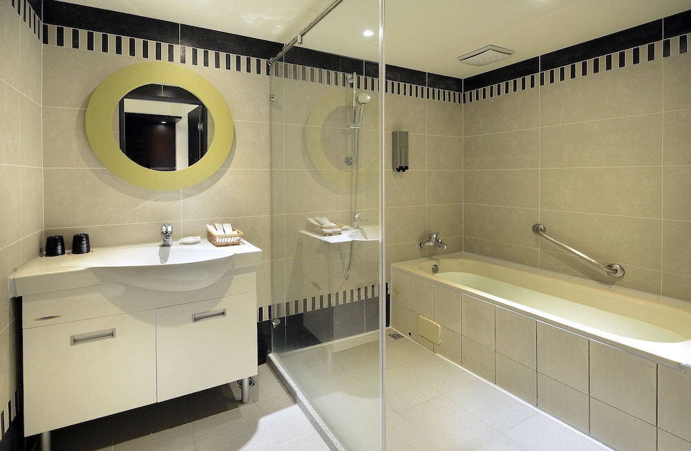 Green Garden Apartments - A
