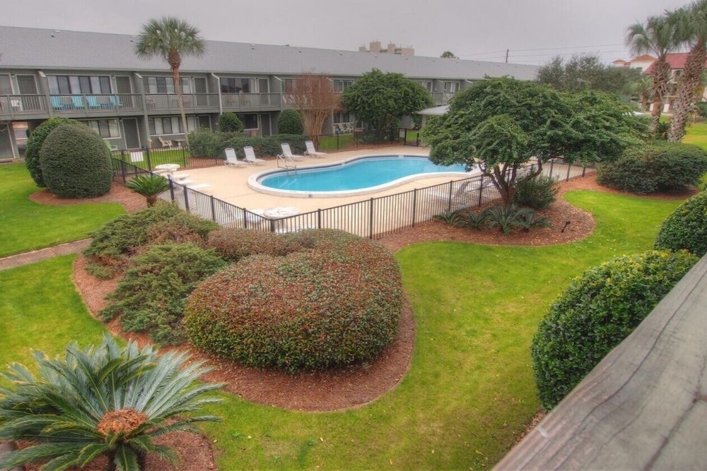 Follow The Sun - 1 Br Apts