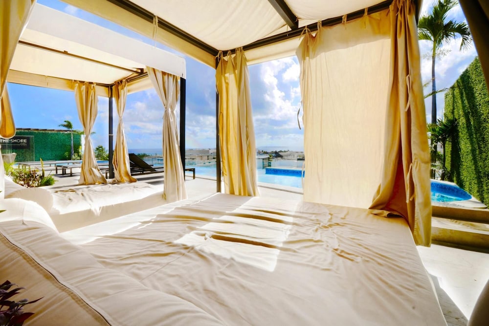 3BR Penthouse Private Pool Rooftop Sleeps 8 view 3