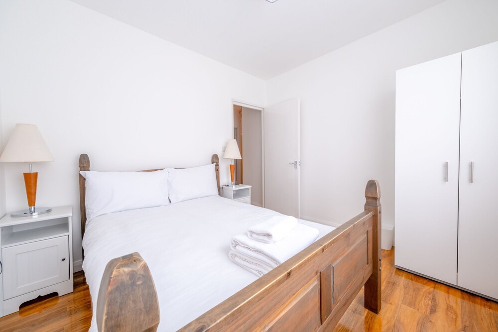 Spacious & Central 4BD Flat - Angel