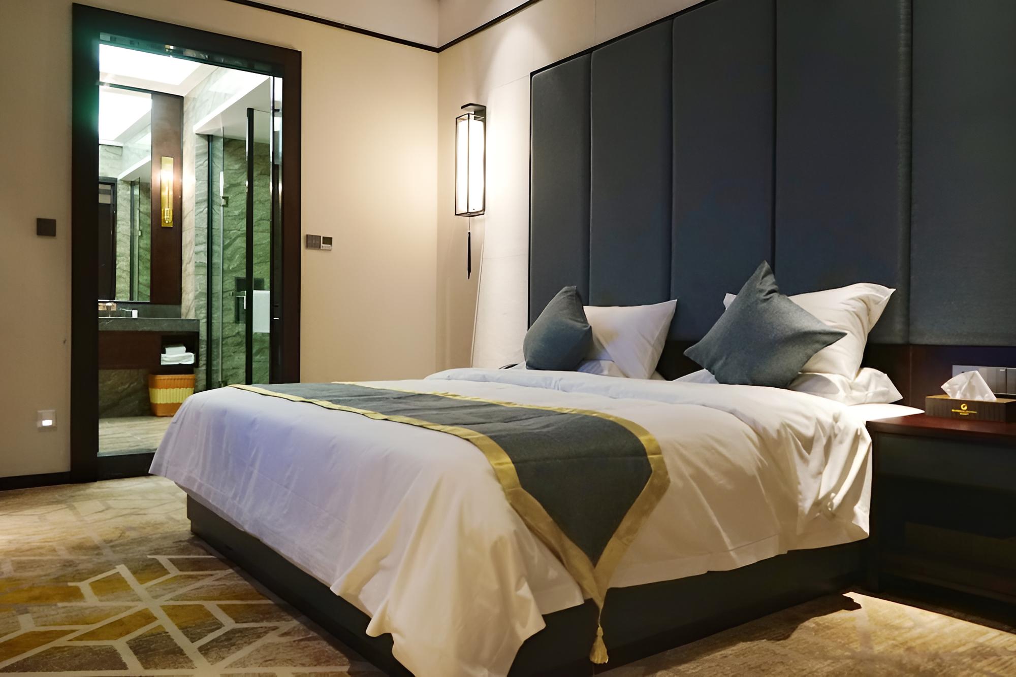 Shatou Hairun Hotel