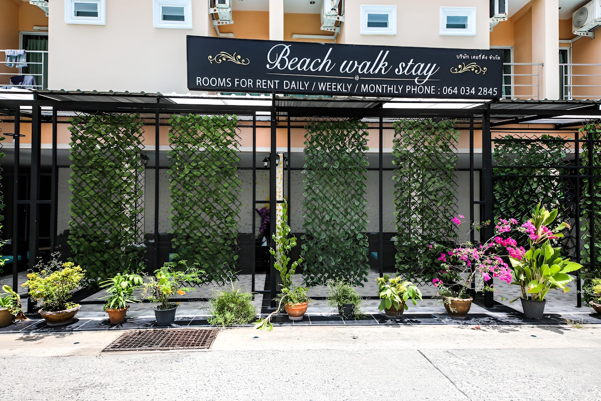 OYO 118 Beach Walk Stay