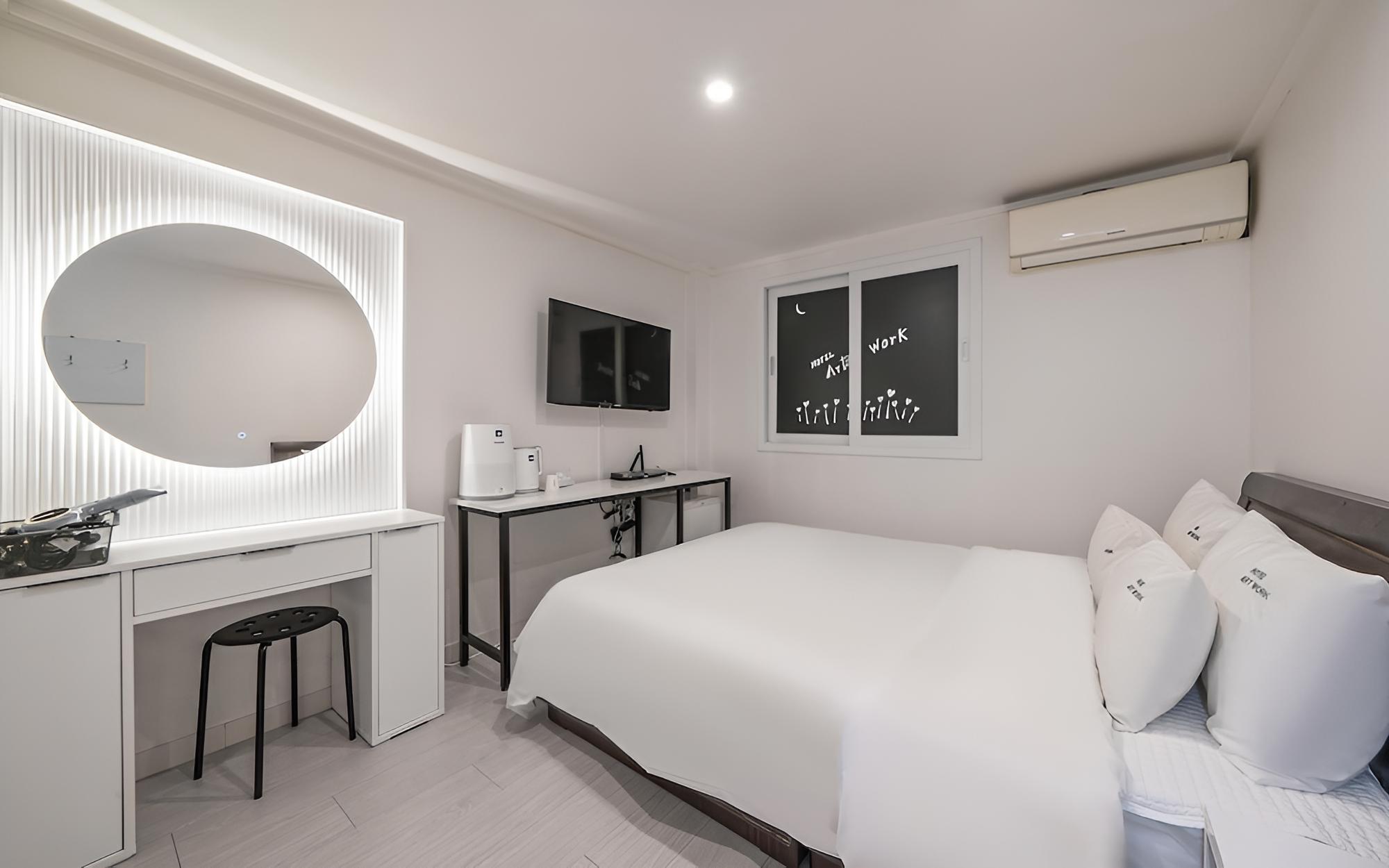 Busan Seomyeon Hotel Artwork