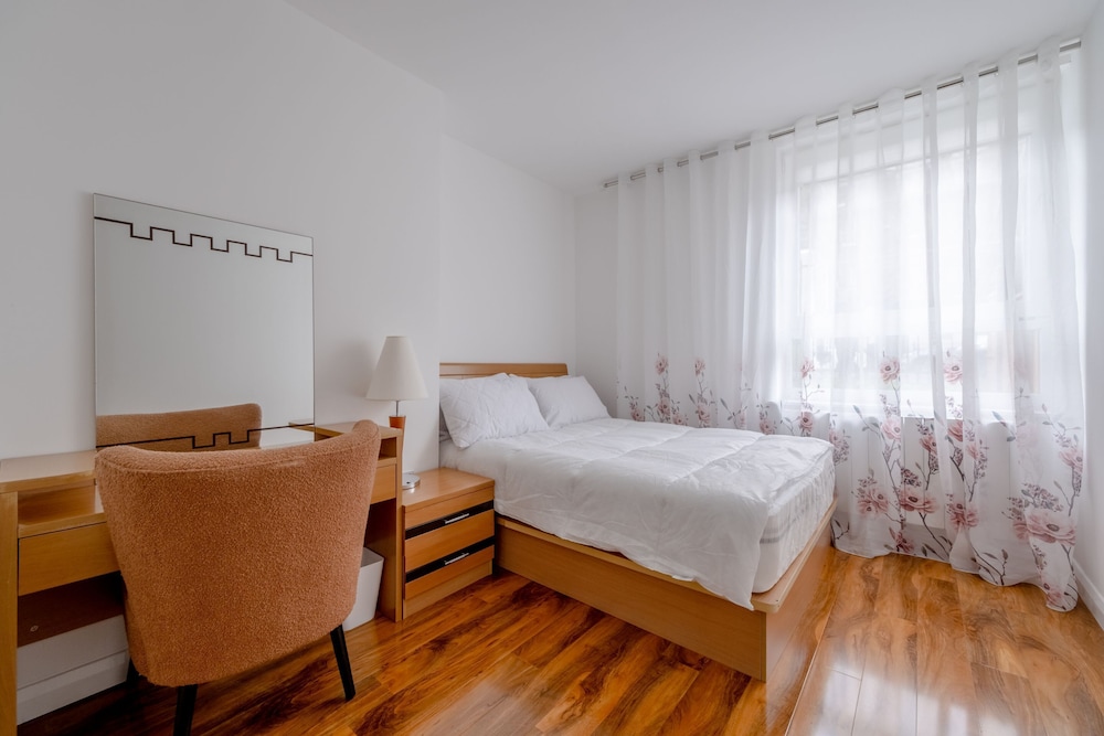 Spacious & Central 4BD Flat - Angel