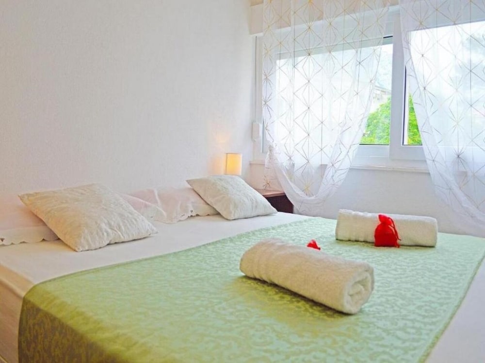 Jadro - 250 m From Beach - A2gornji