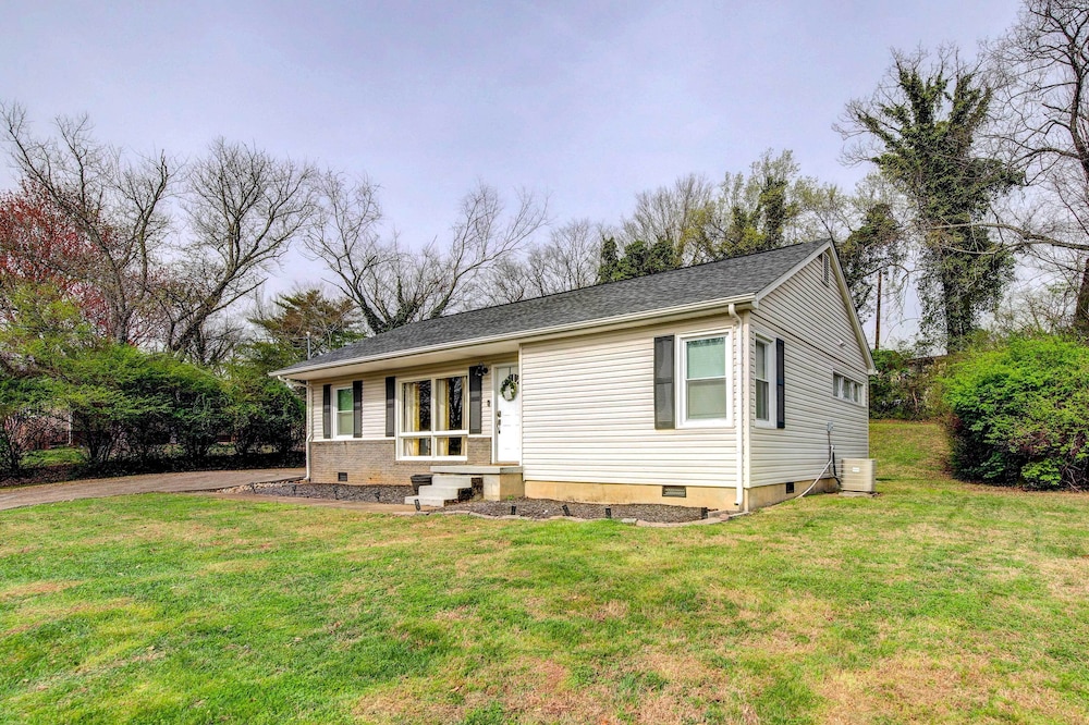 Knoxville Vacation Rental: 7 Mi to Downtown view 3