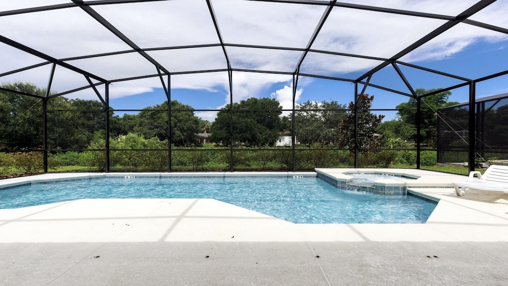Modern 8BR Villa w Pool SPA Close to Disney