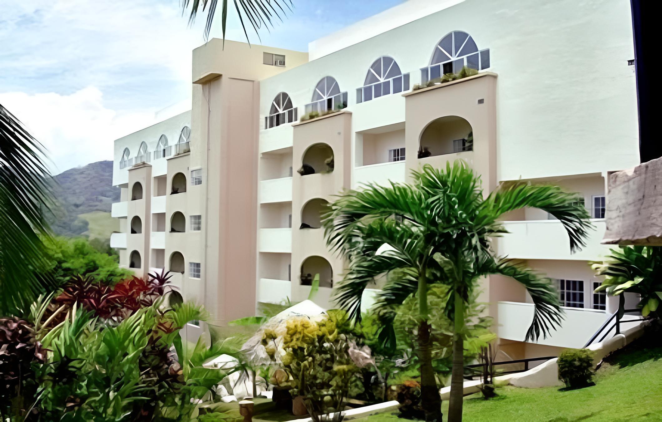 Hotel Las Cumbres & Water Park