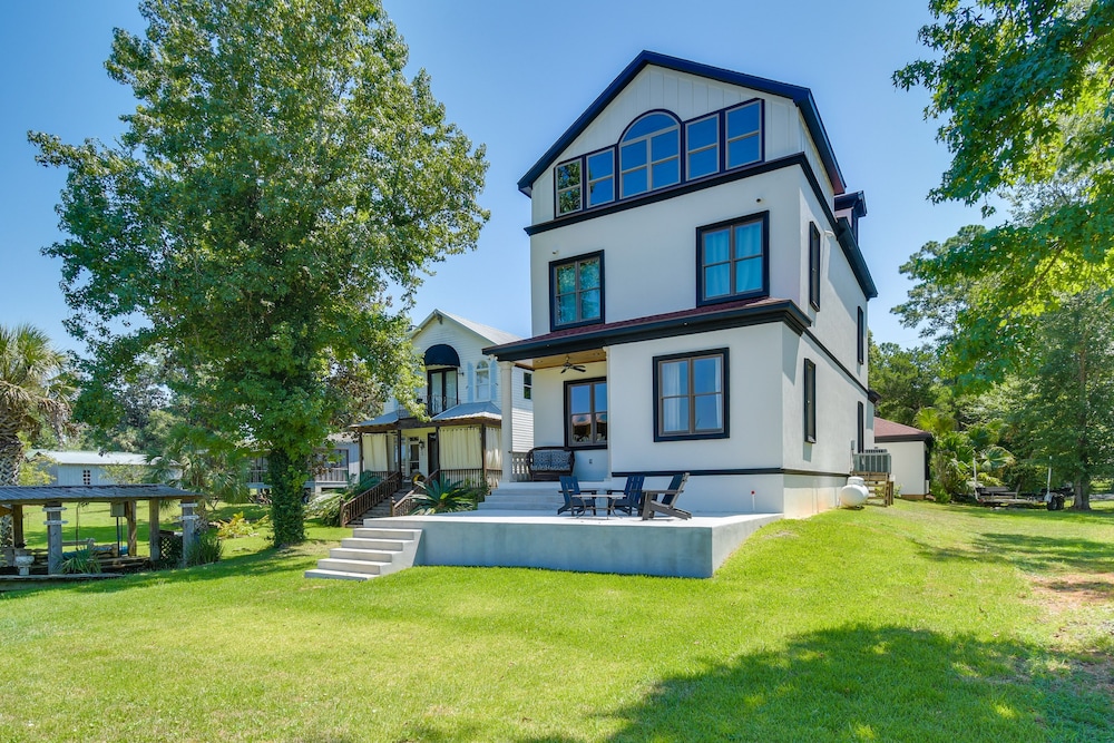 Chic Foley Home w/ Dock & River Access!