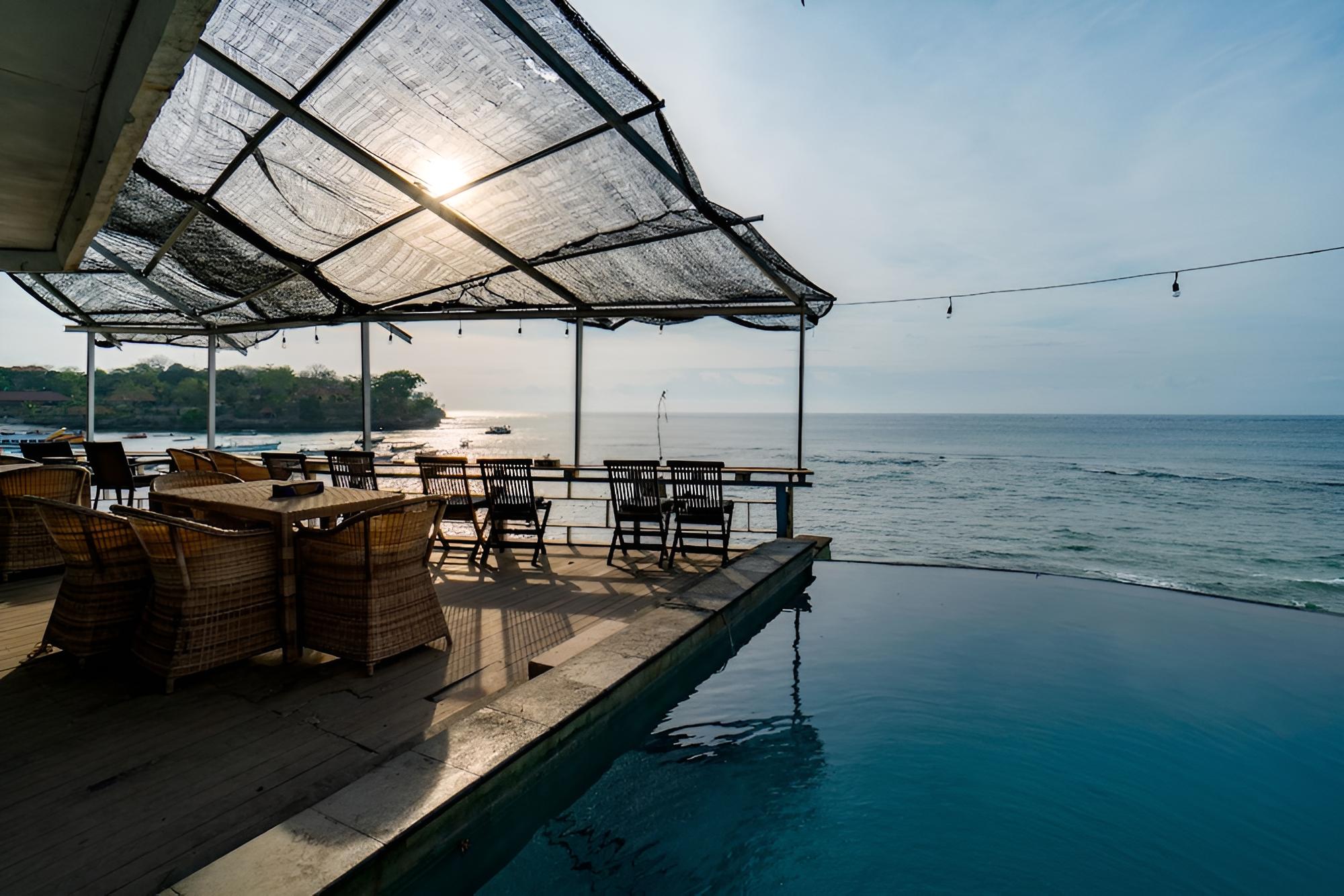 Mushroom Beach Bungalow
