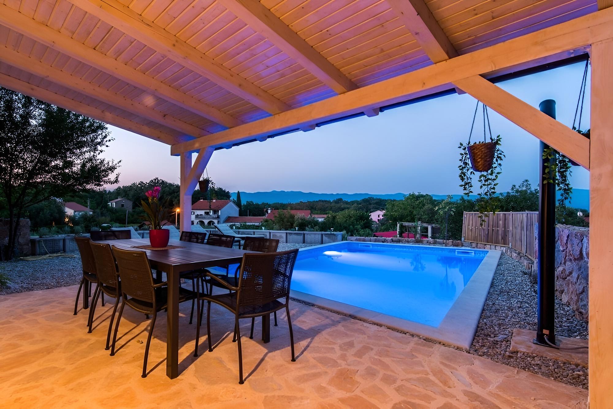 Peace - Rustic With Pool - H