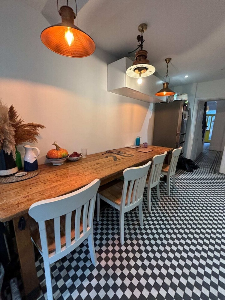 Stylish 2BD House W/private Garden - Brockley!