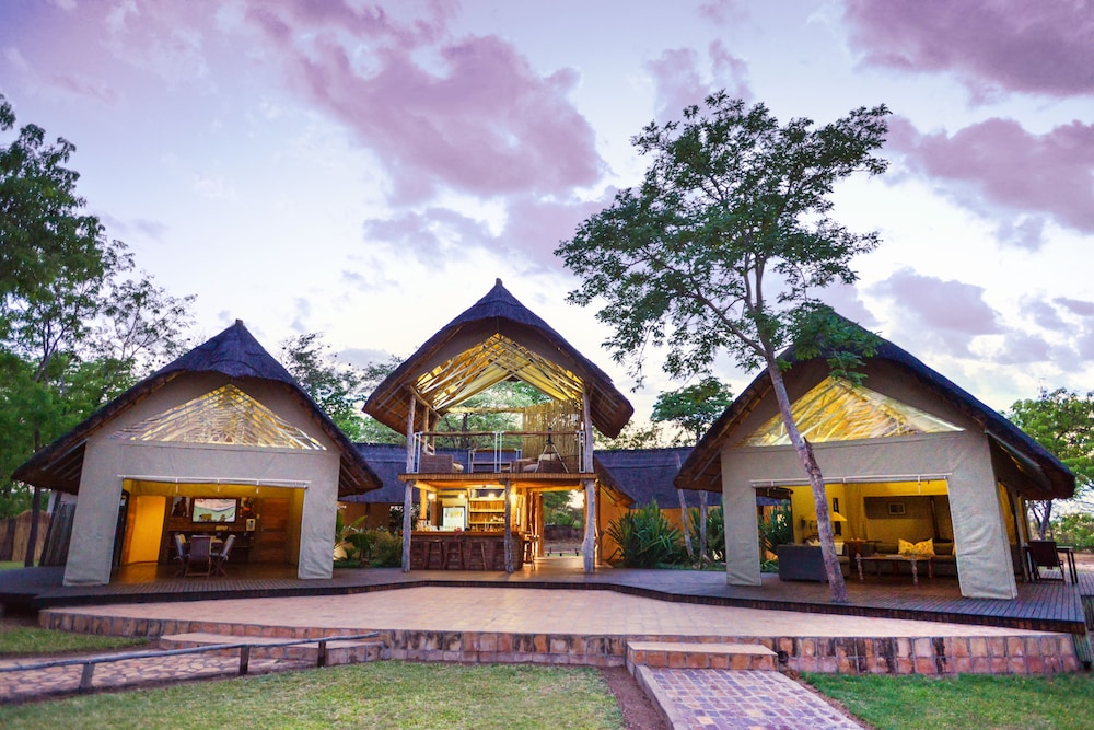 Elephant's Eye, Hwange