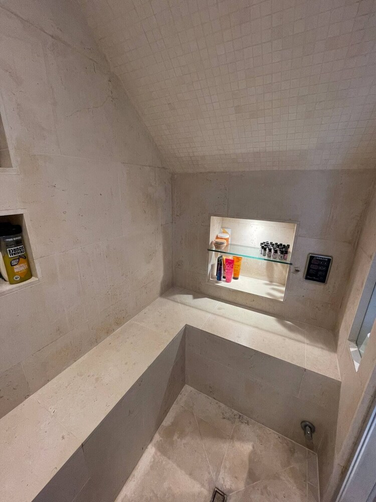 Gorgeous 1BD Flat With Steam Room - South Woodford