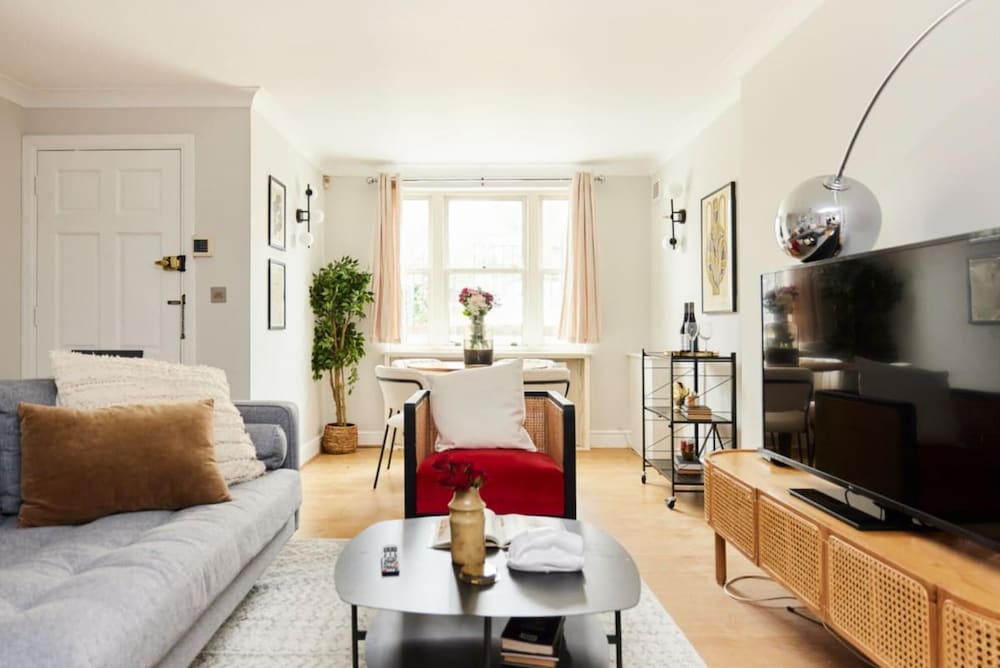 The Putney Getaway - Bewitching 1bdr Flat With Patio — London