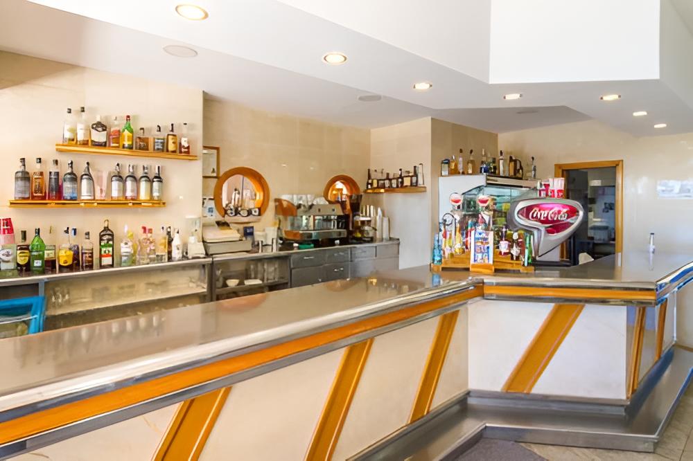 bar