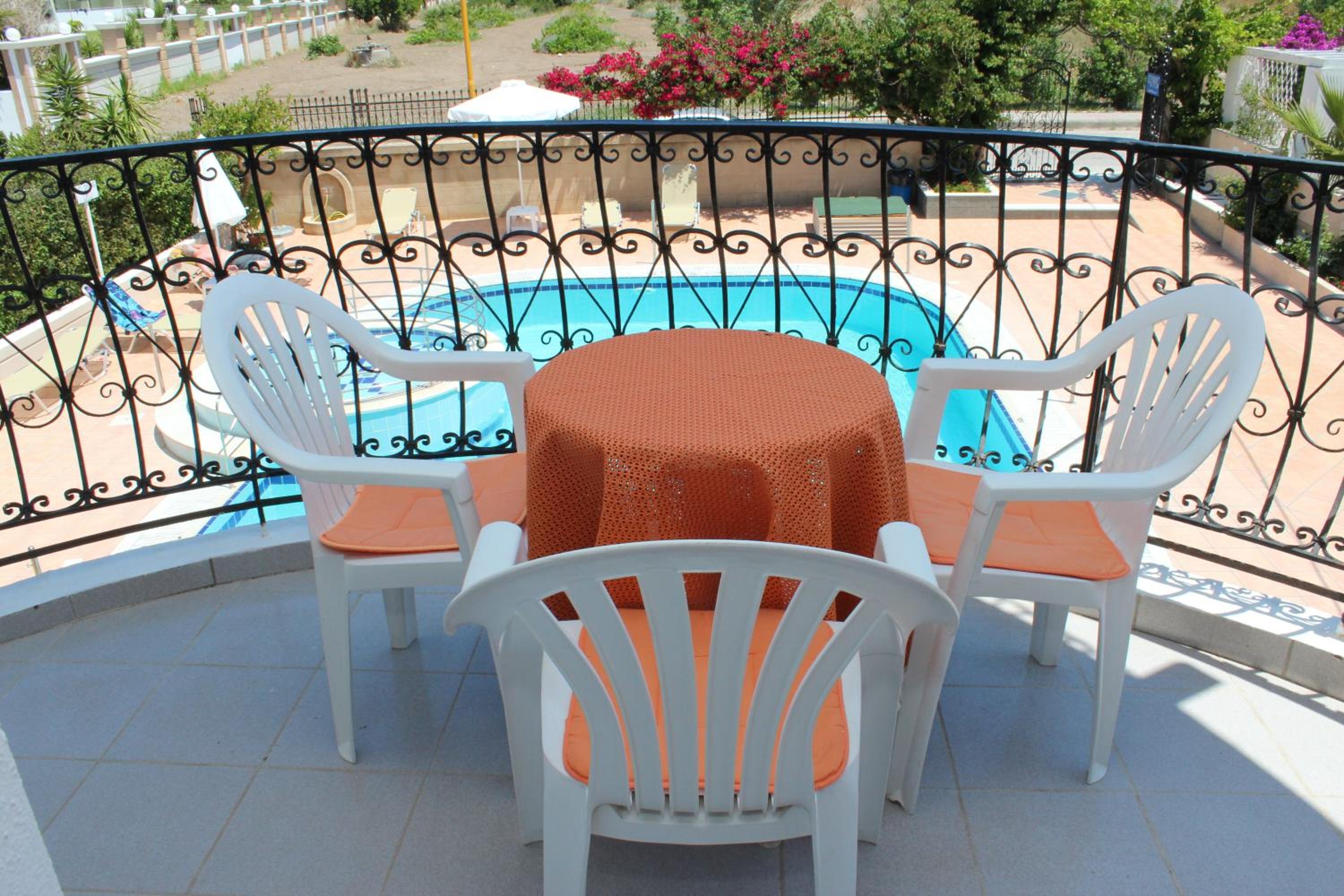 Elarin studios & apartments