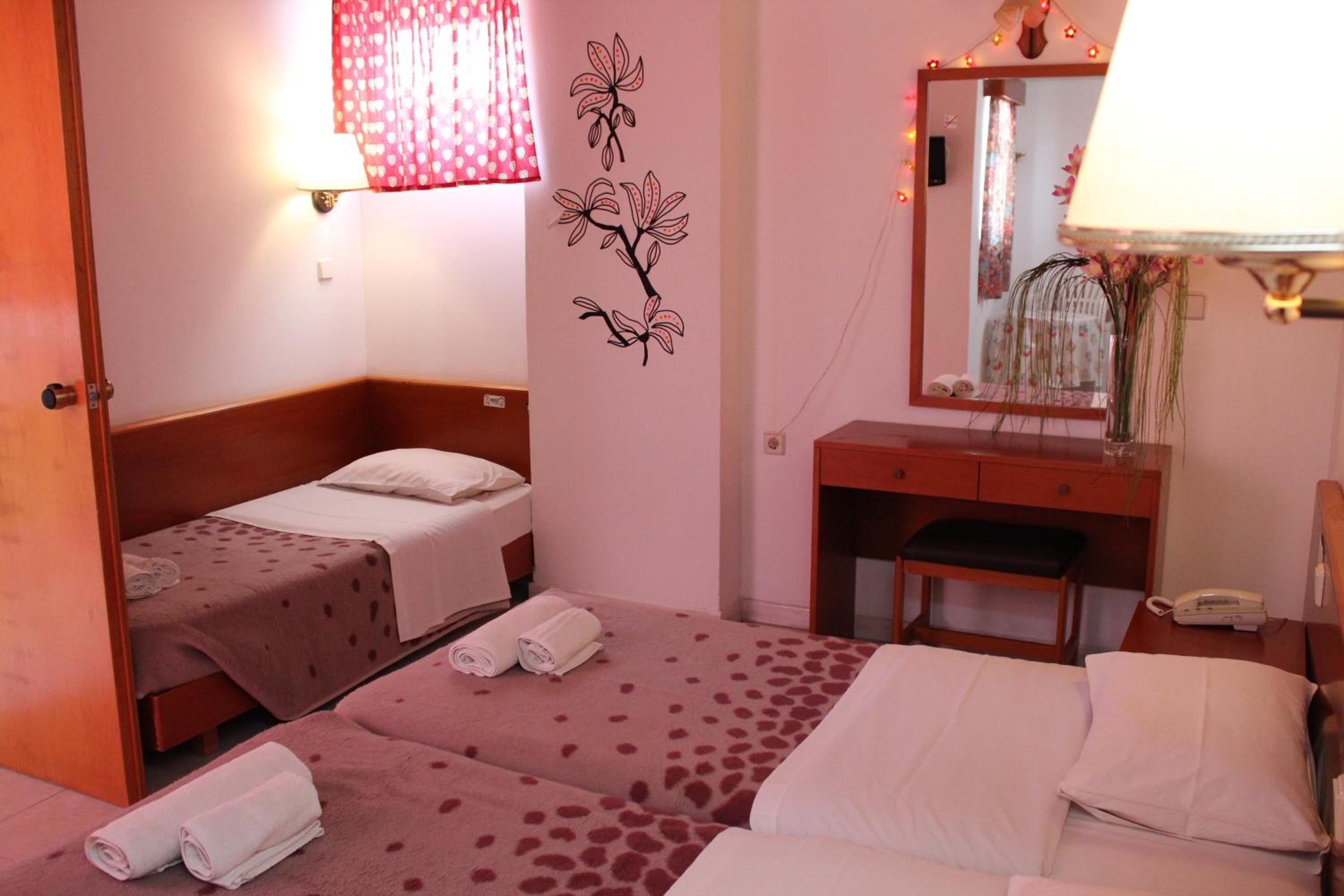Elarin studios & apartments