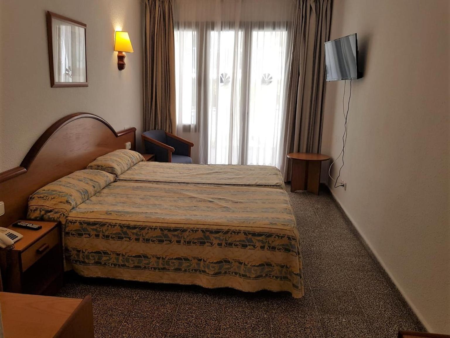 Twin Room with Terrace photo 1