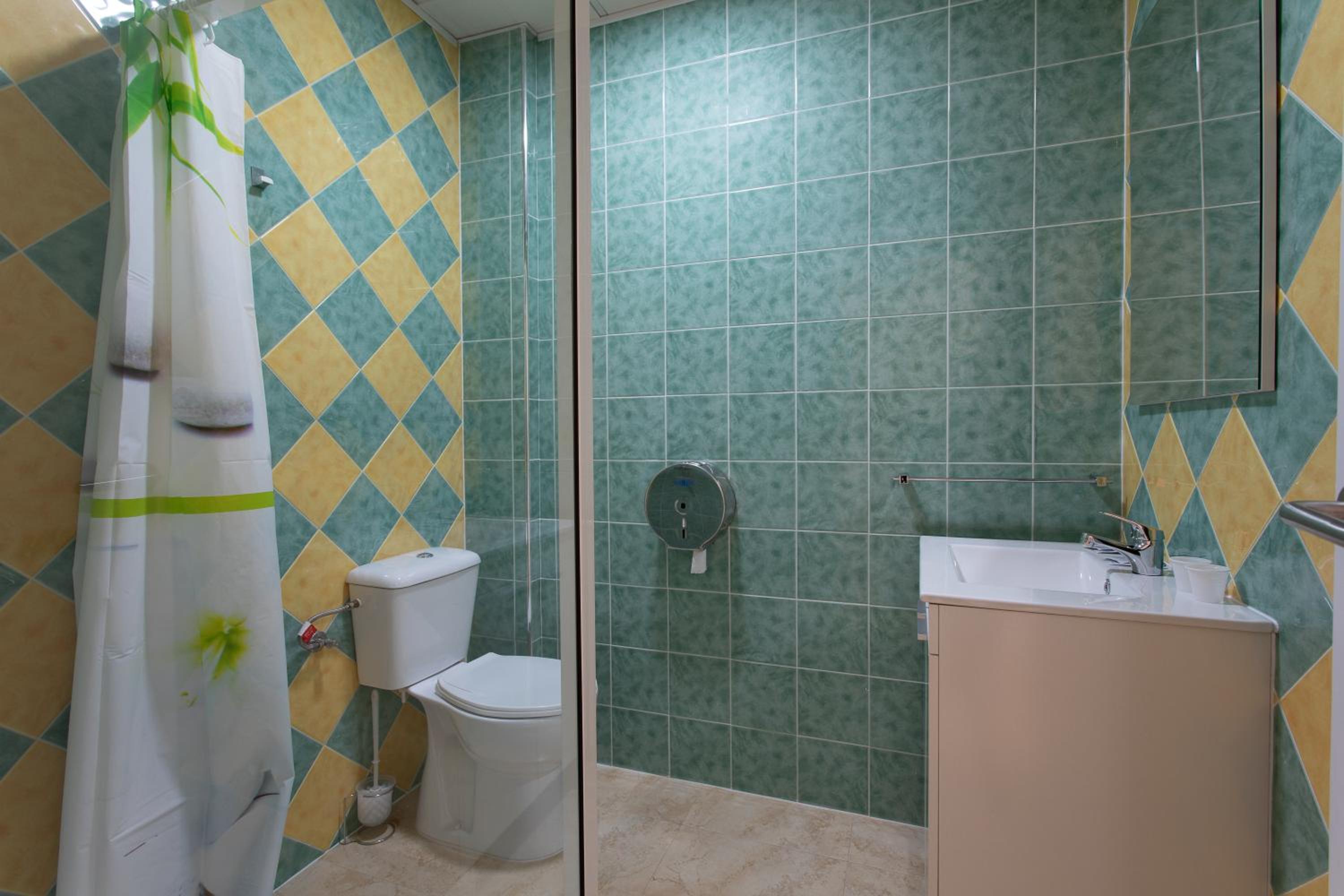 Twin Room with Shower photo 3