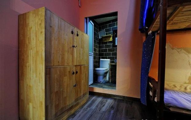 Bed in 8-Bed Dormitory Room photo 2