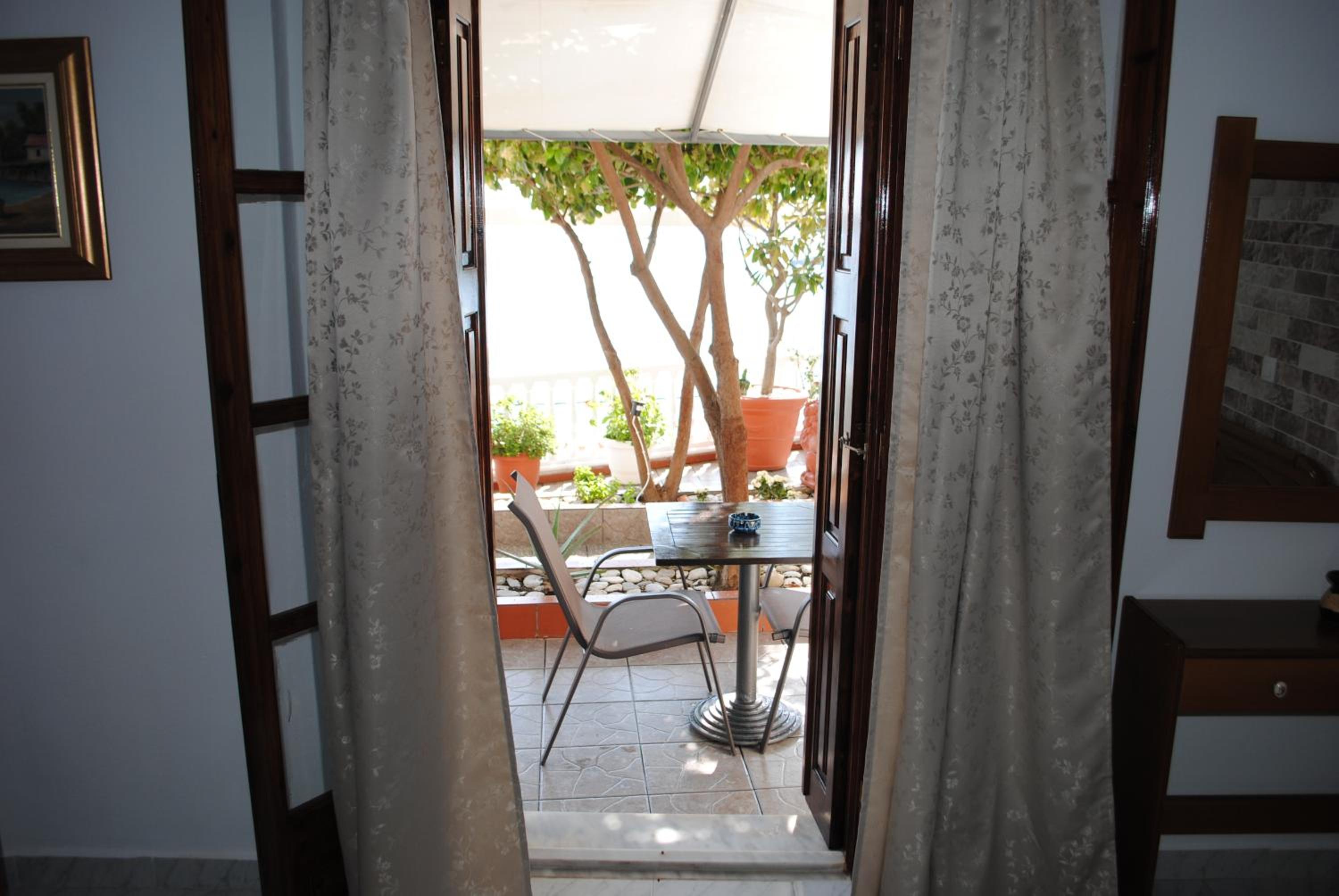 Studio Apartment with Sea View photo 1