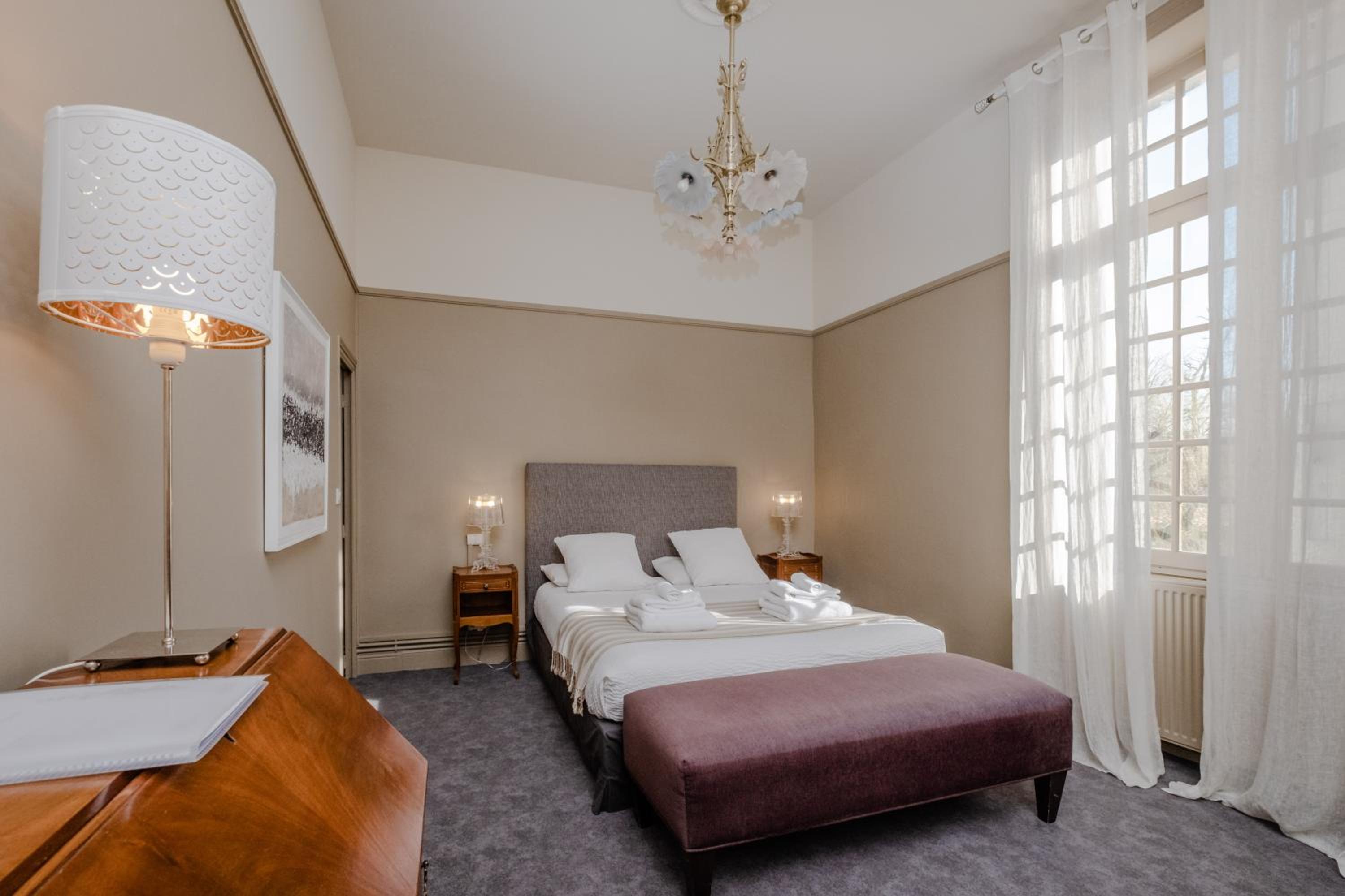 White Double Room - Photo 3