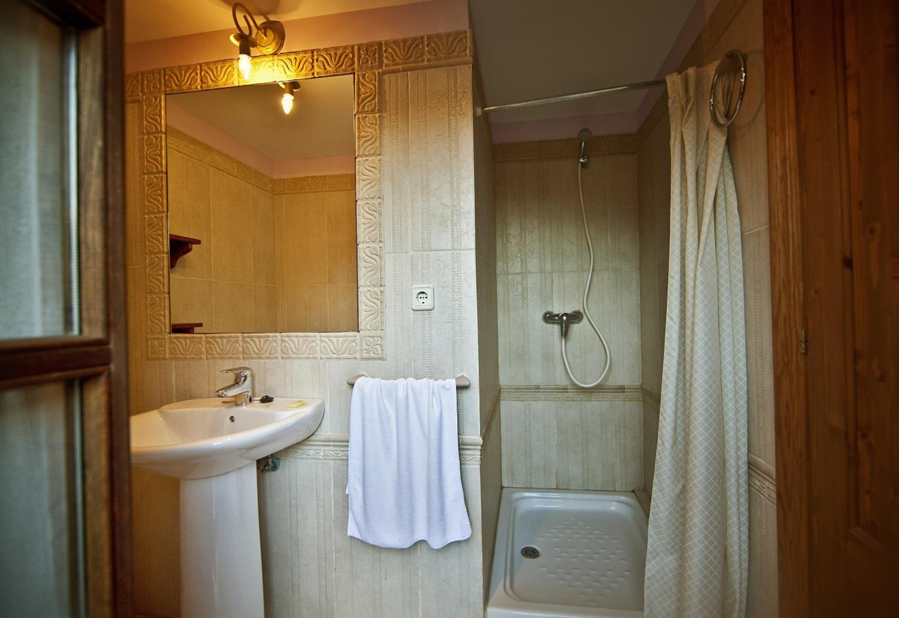 Three-Bedroom House photo 3