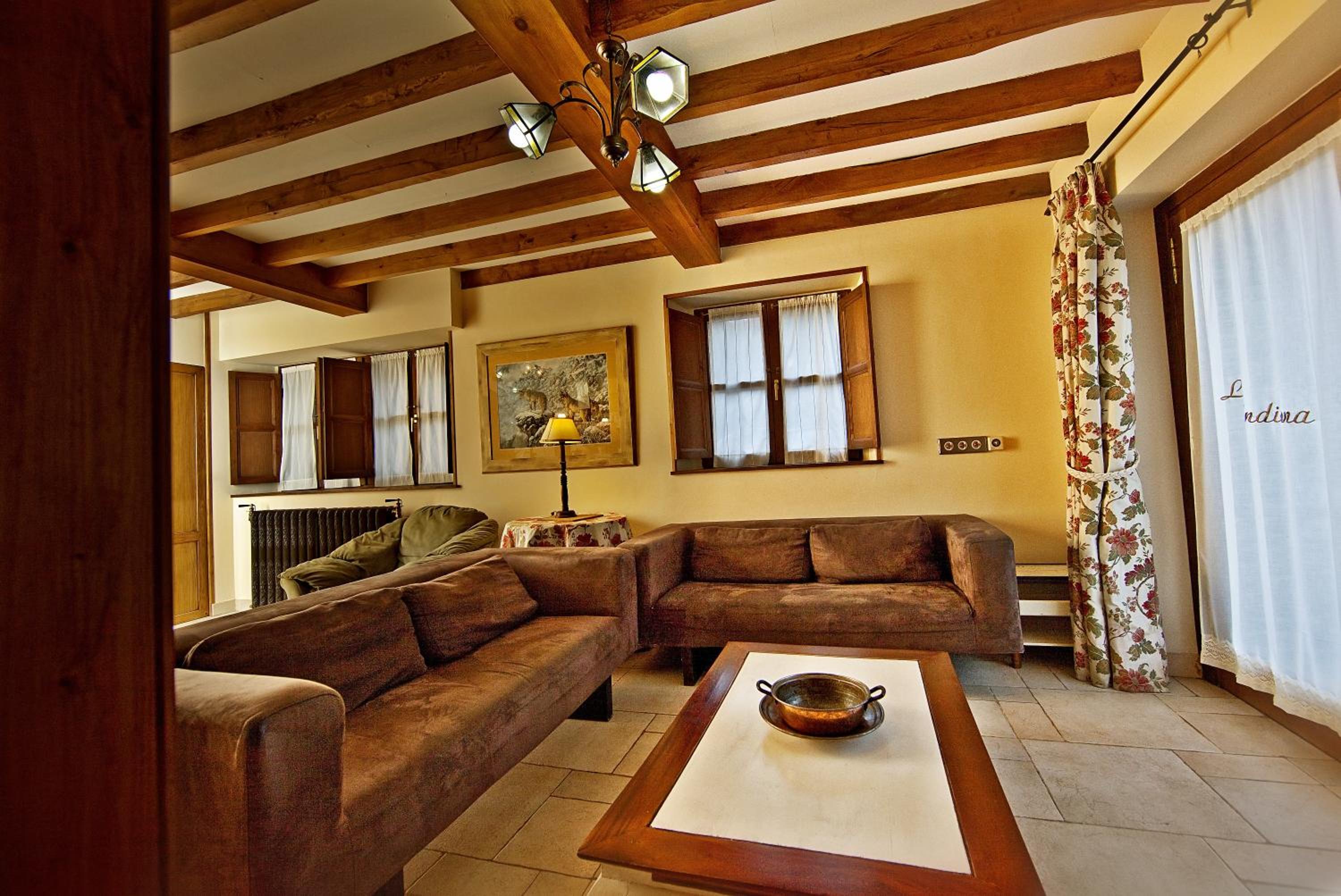 Three-Bedroom House photo 2