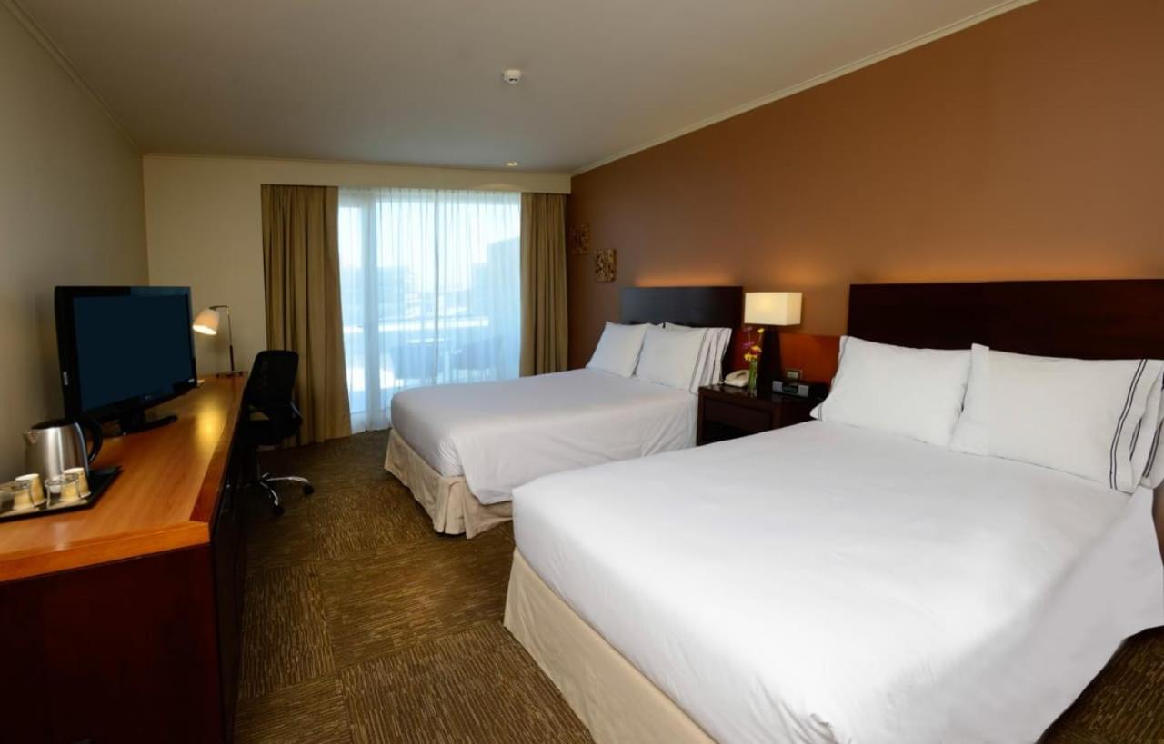 Deluxe Double Room with Two Double Beds photo 3