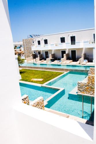 Family Room with Shared Pool