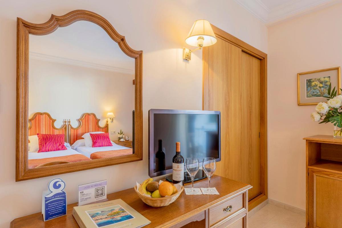 Standard Twin Room - Photo 5