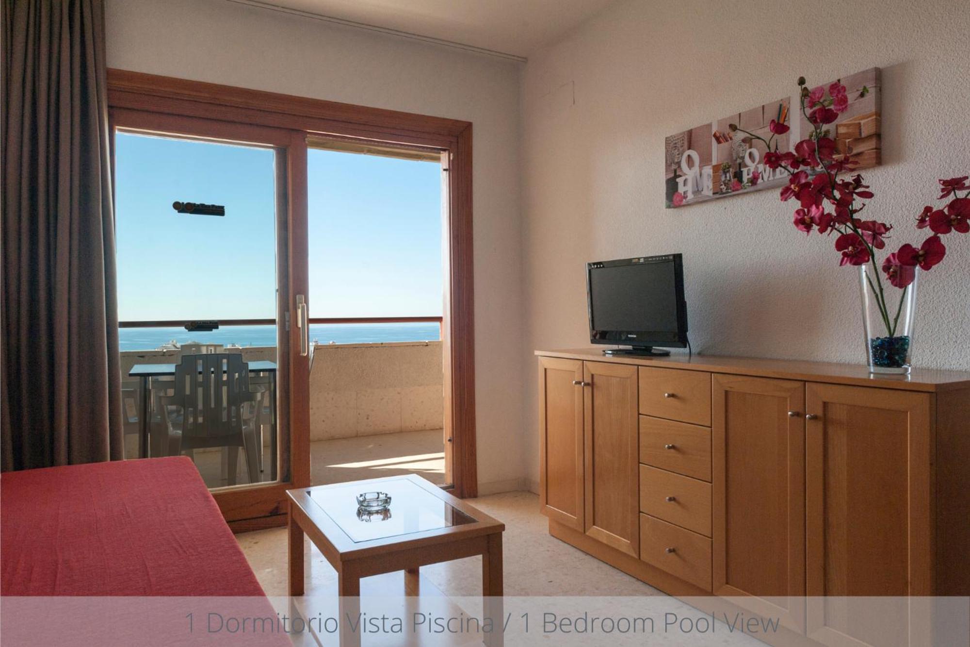 Apartment with Pool View  - Photo 1