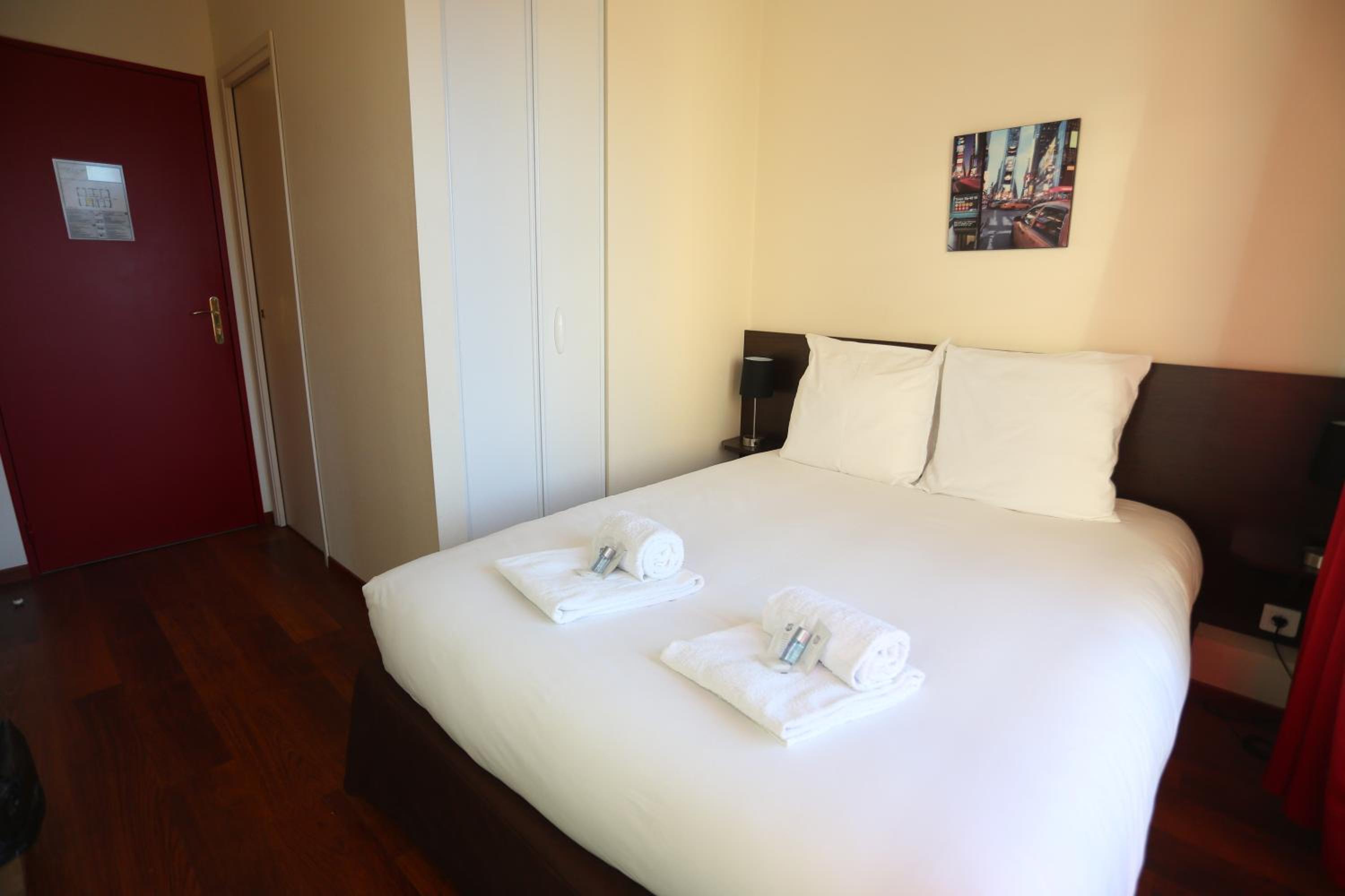 Small Double Room photo 2