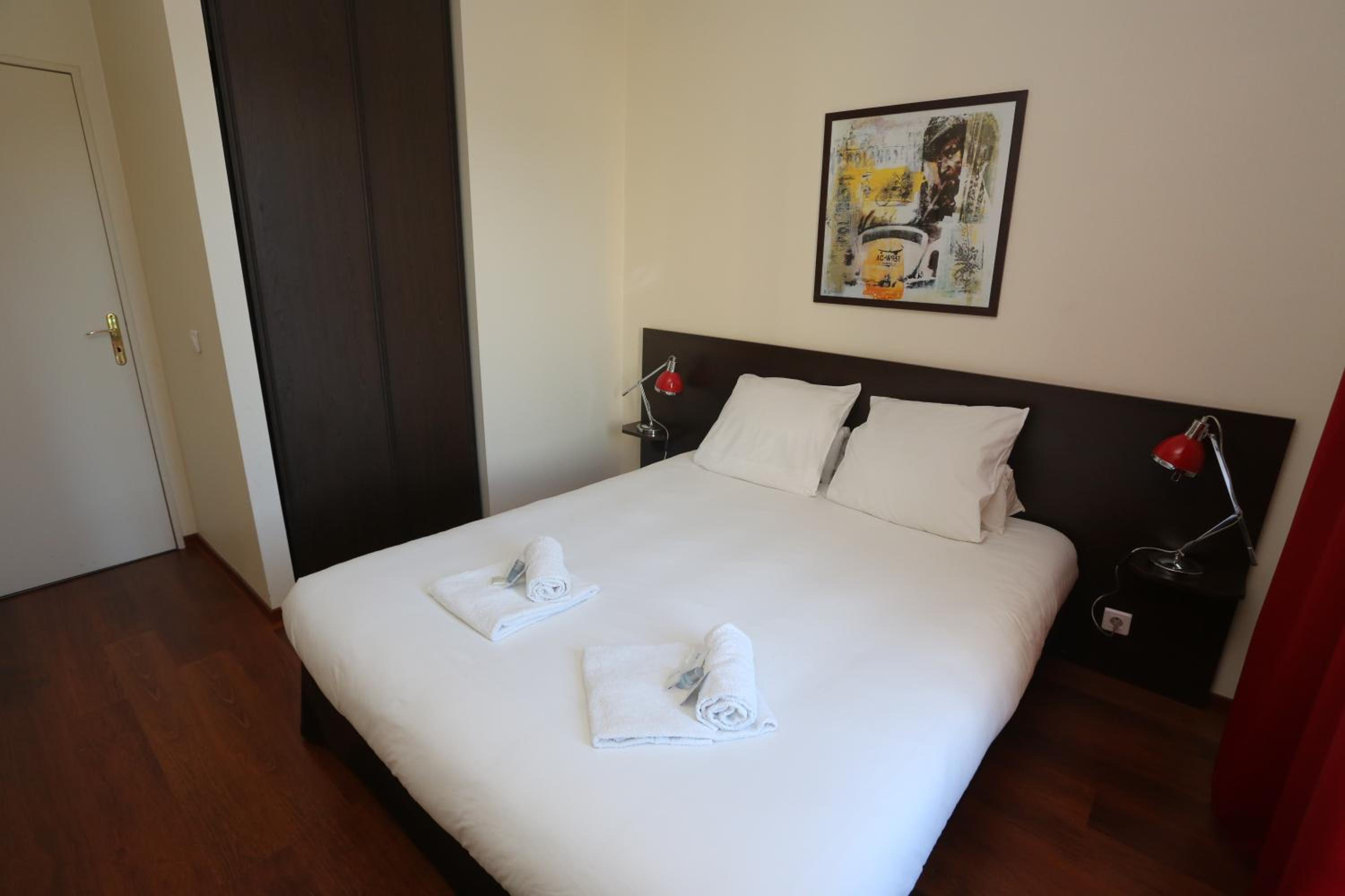 One-Bedroom Apartment with Terrace and Sea View photo 2