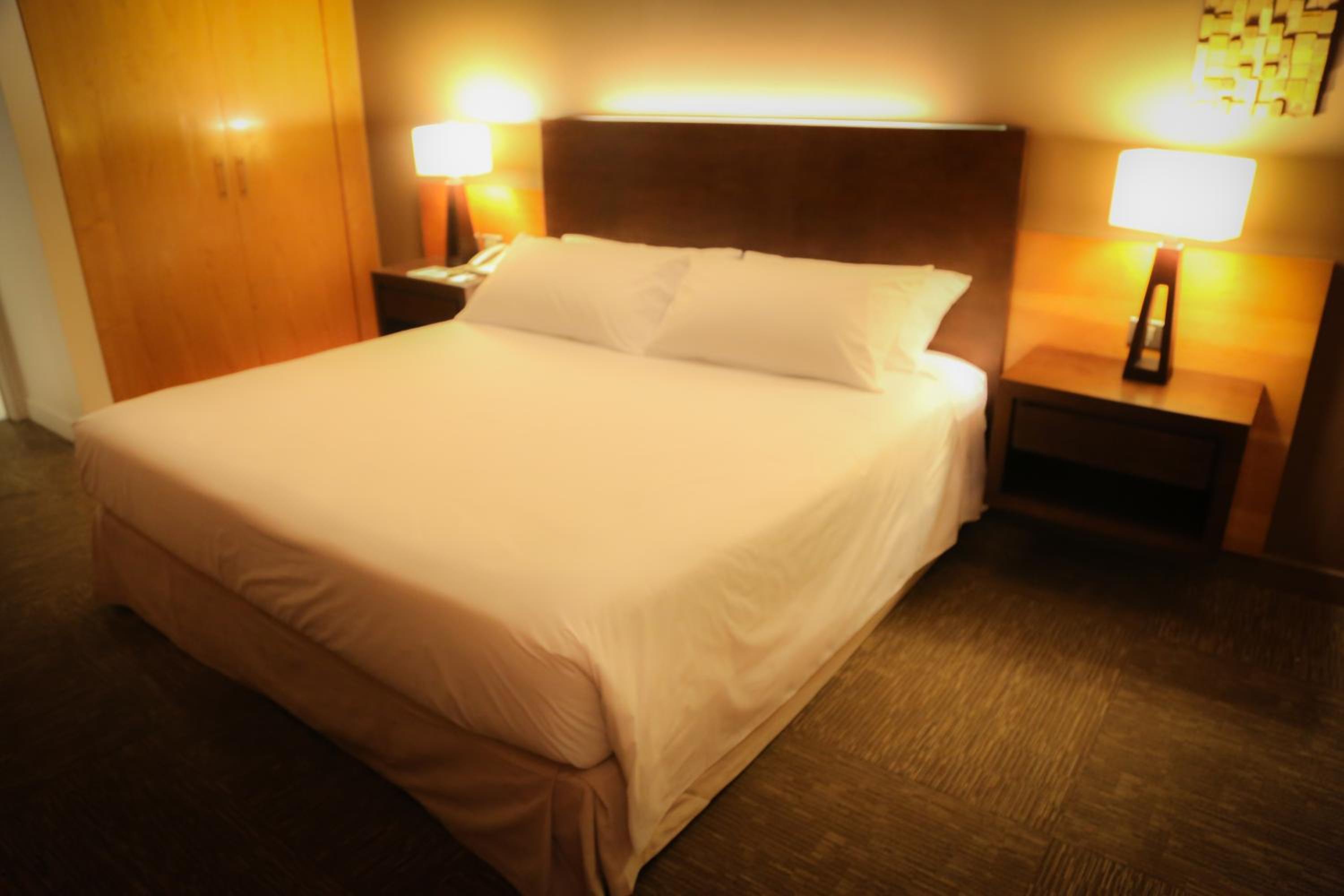 Deluxe Room (2 Adults + 1 Child) photo 1