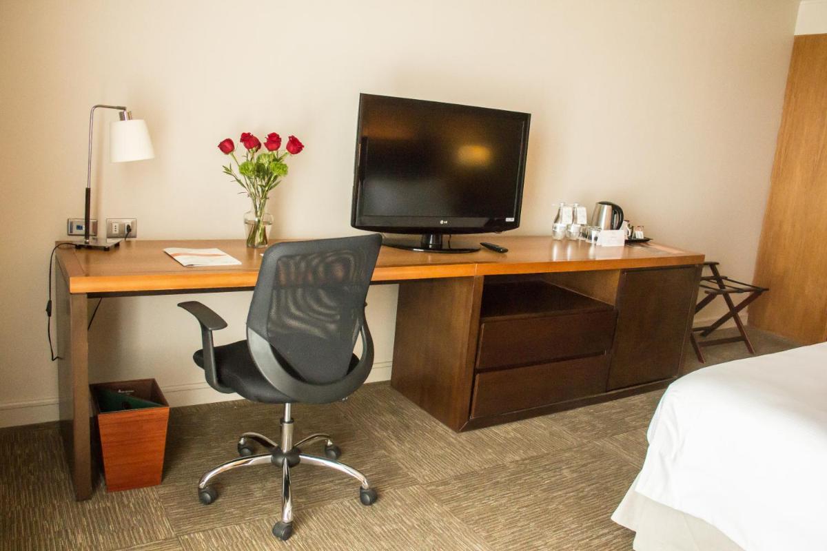 Deluxe Room (2 Adults + 1 Child) photo 2