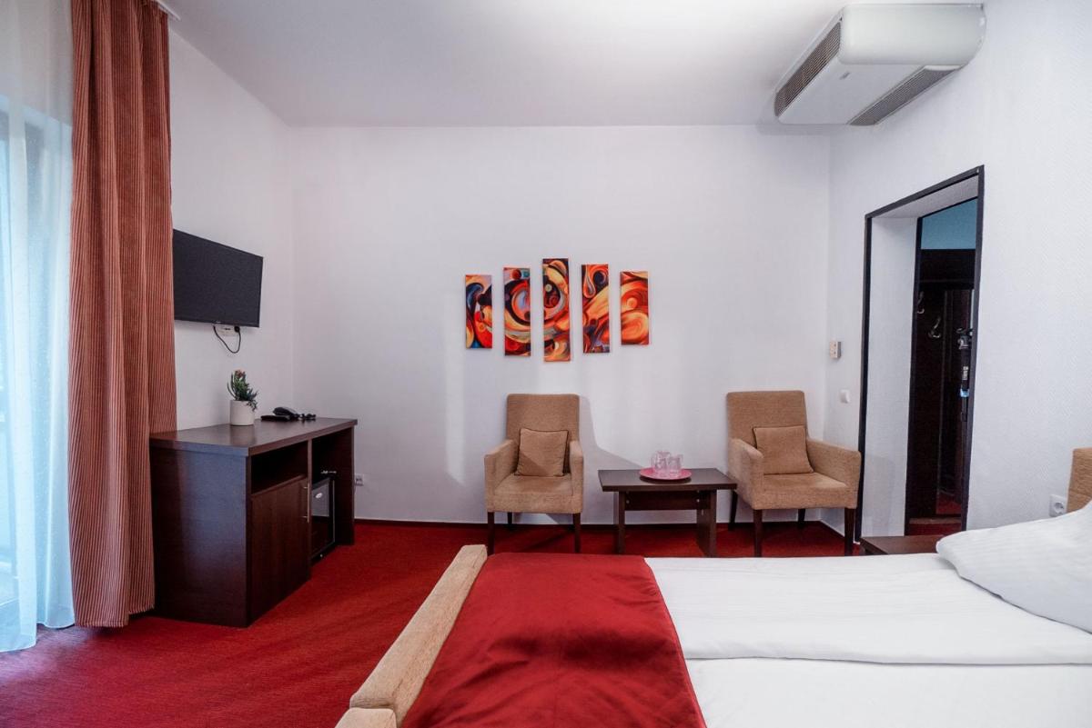 Standard Double Room Building B with Pool Access photo 3
