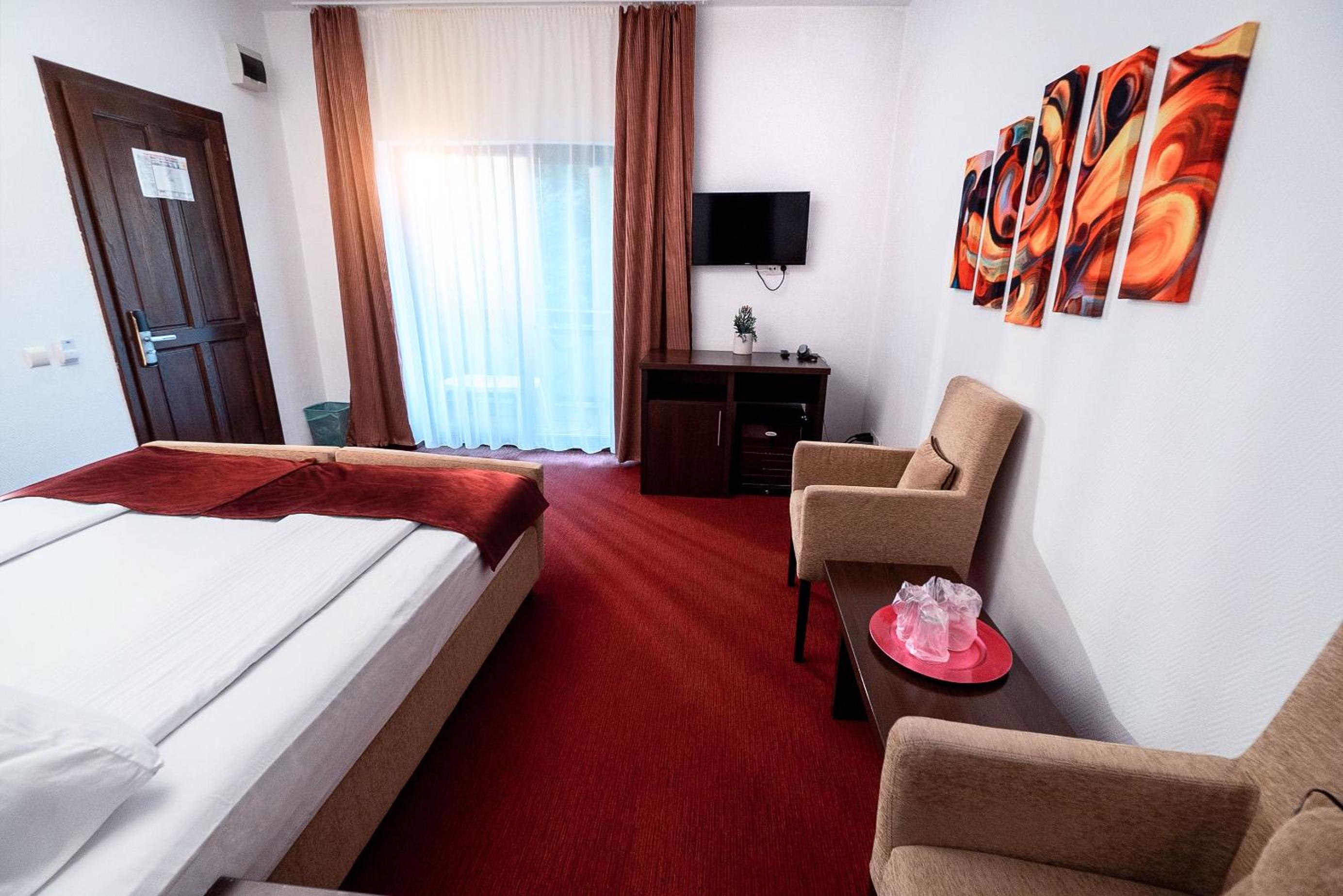 Standard Double Room Building B with Pool Access photo 2