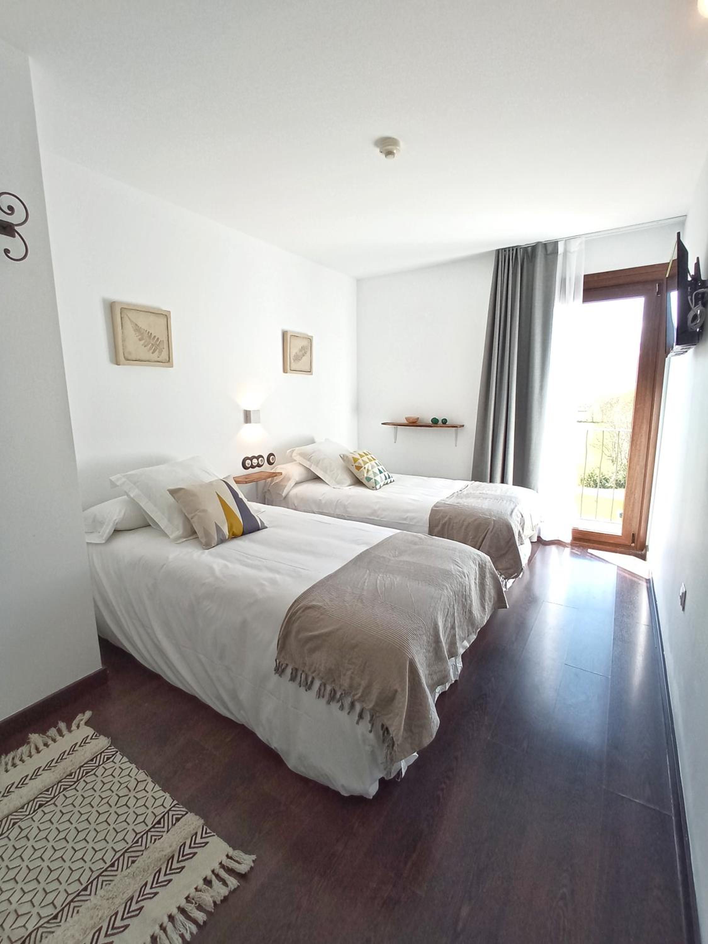 Twin Room with Mountain View photo 2