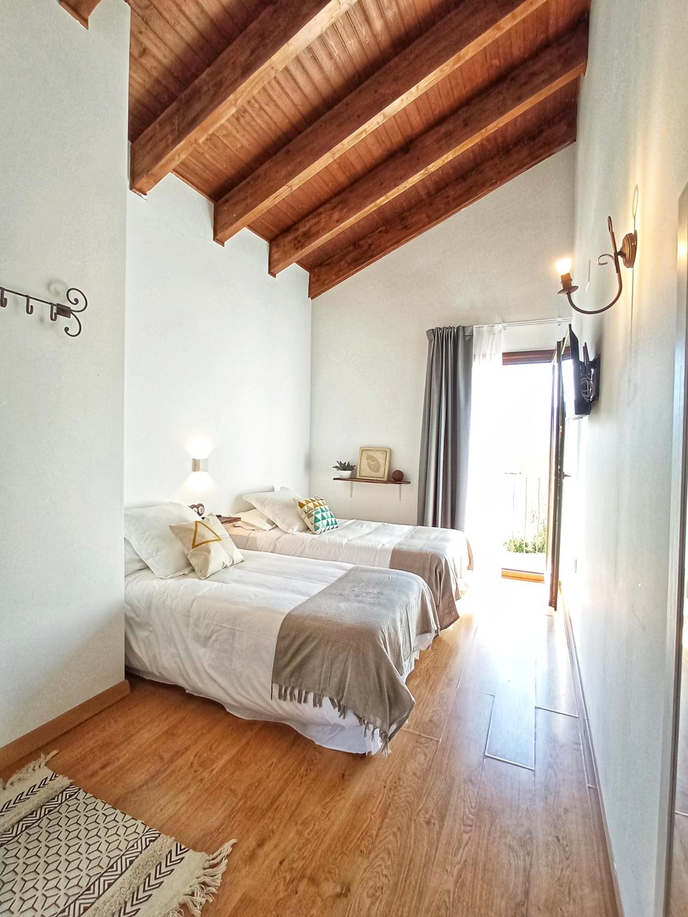 Twin Room with Mountain View photo 3