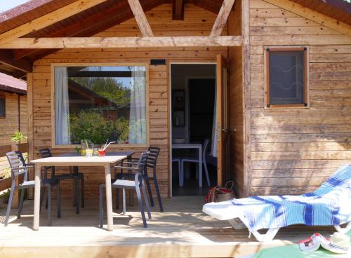 Two-Bedroom Chalet (5 Adults) photo 2