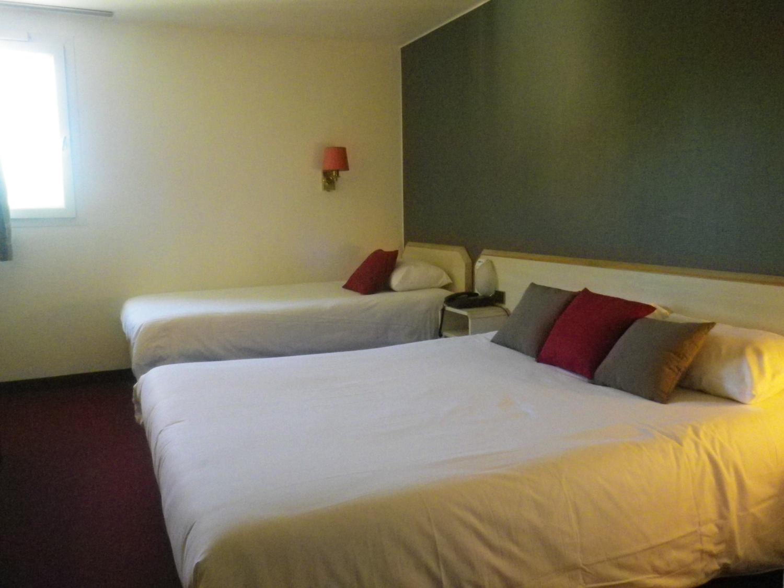 Triple Room (2 Adults + 1 Child)