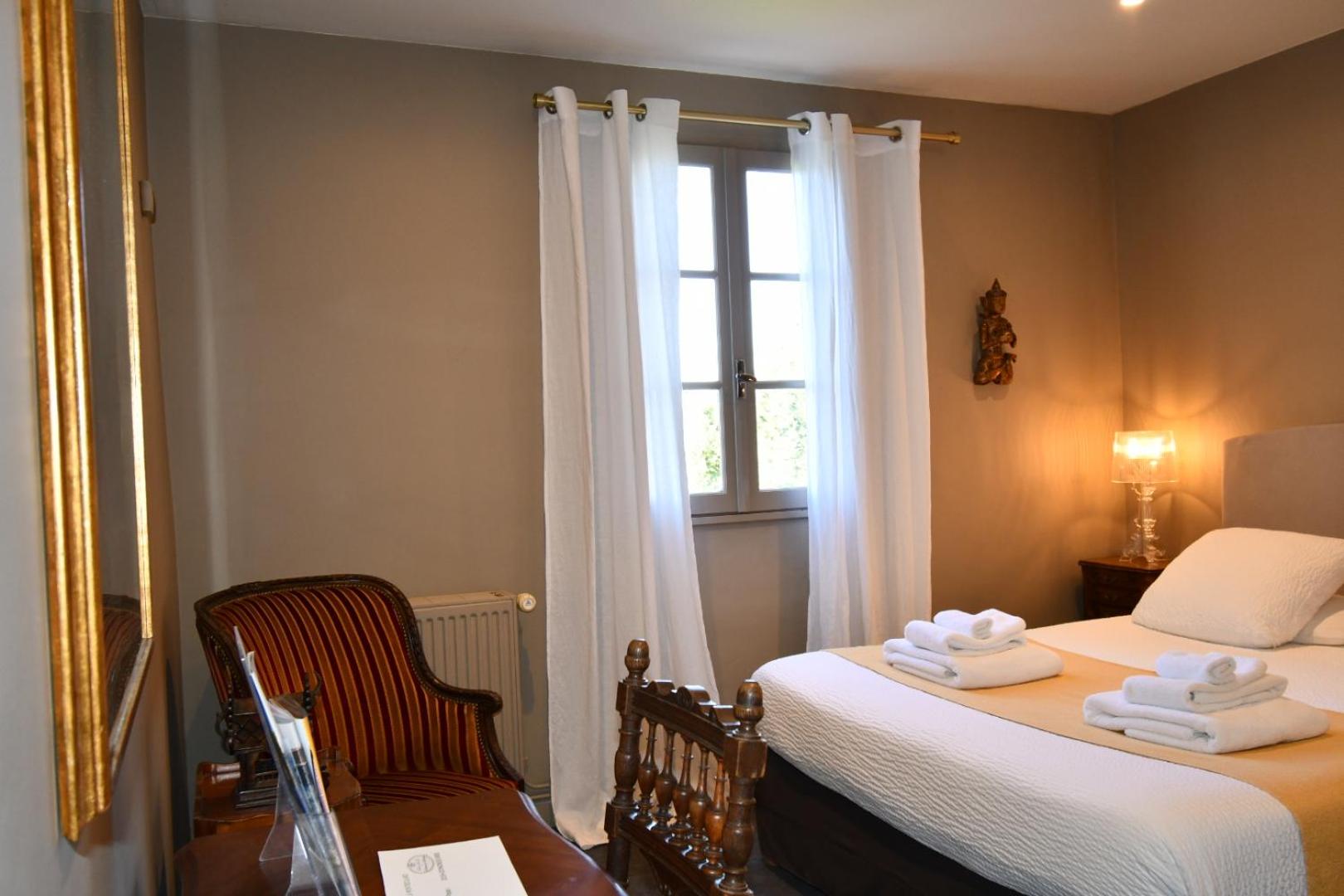 Yellow Double Room - Photo 3