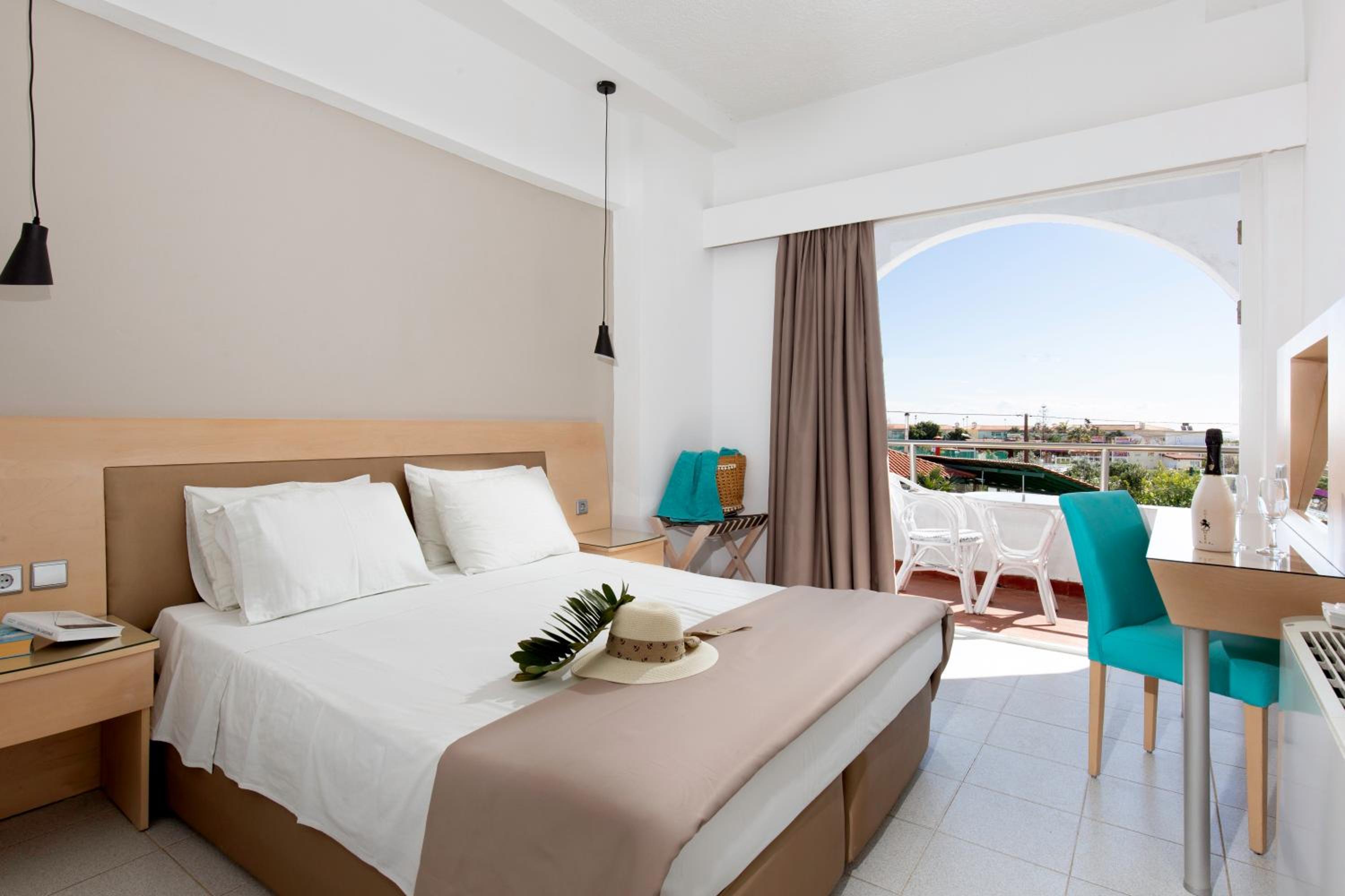 Double or Twin Room photo 2